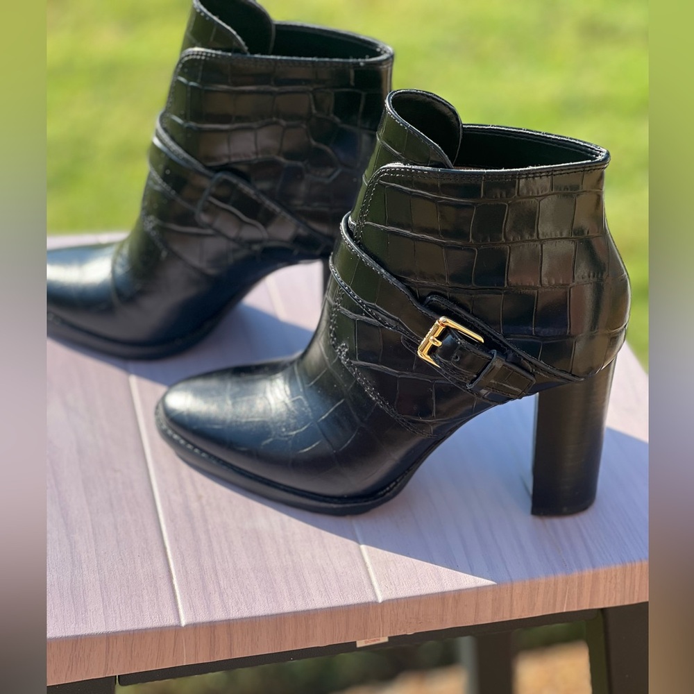 Ralph Lauren Womens Mailyn Leather Embossed Ankle Size 6